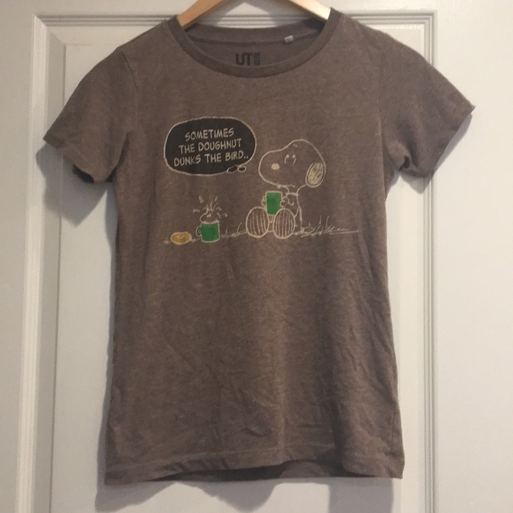 uniqlo snoopy tshirt